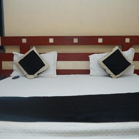 Hotel Nirmal Palace Kānpur Eksteriør bilde